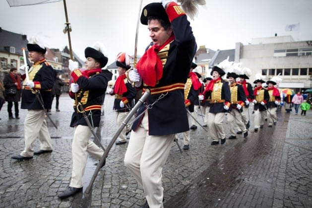 Carnavalsopening door RAAF Geleen - De Limburger