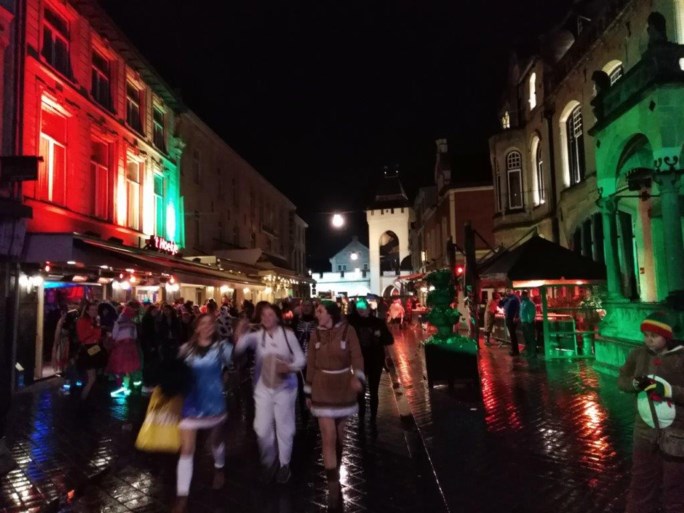 Natte start van 55ste Auwwieverbal in Valkenburg