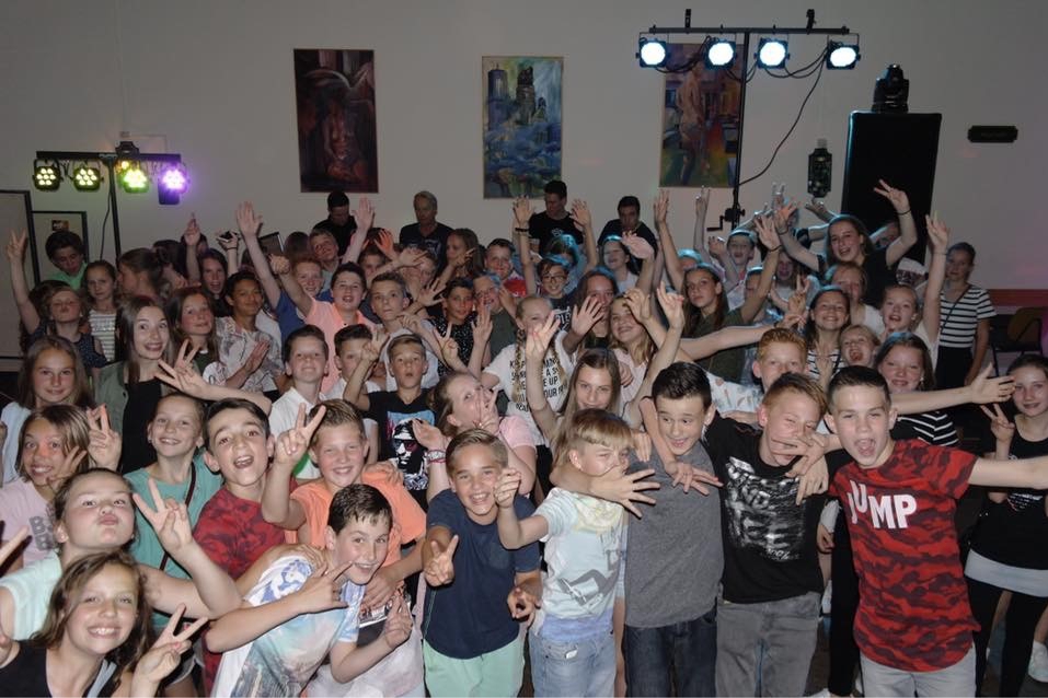 De Mega Dance is na 25 jaar nog altijd 'superknettervet' - De Limburger