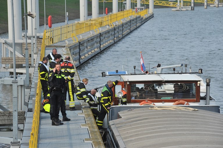 Video: Schip in nood op de Maas bij Baarlo