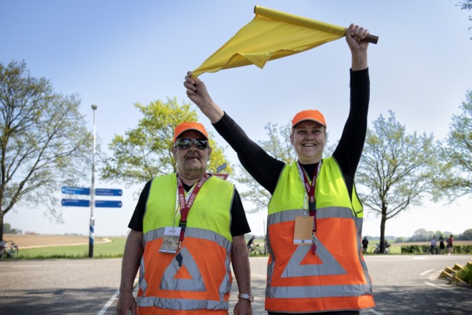 Verkeersregelaars Amstel Gold Race: ‘Je wil niet weten wat je soms naar het hoofd geslingerd krijgt’