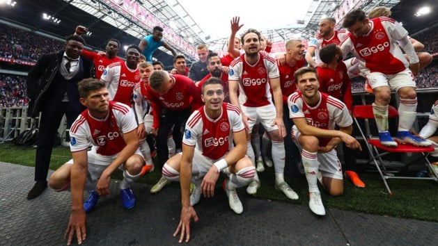 Ajax officieus landskampioen na verlies PSV - De Limburger
