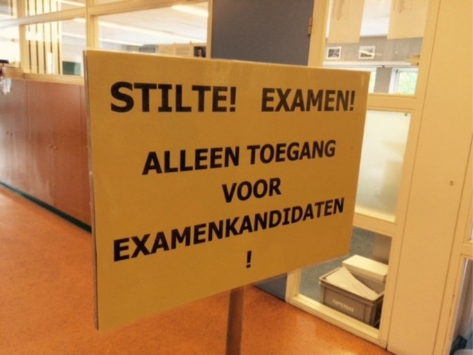 Docent per direct ontslagen na hulp aan vmbo-leerlingen bij examen
