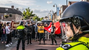 Politie maakt einde aan Pegida-demonstratie na ongeregeldheden