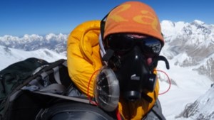 Klimmer Wilco Dekker pleit voor strengere selectie op te drukke Mount Everest: ‘Dit is onverantwoord’