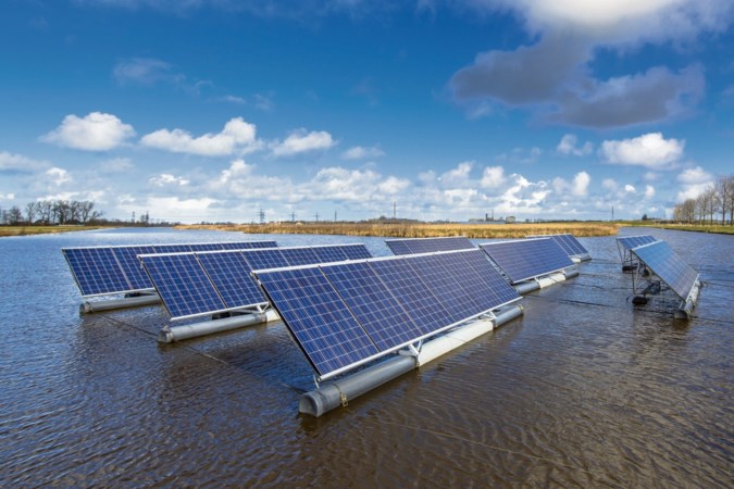 Natuurclubs kritisch over zonnepanelen op water