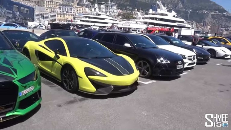 Politie Monaco houdt tientallen Ferrari’s, Porsches en Lamborghini’s achter slot en grendel