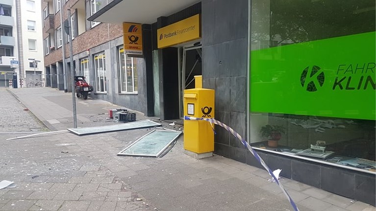 Enorme explosie en veel schade door plofkraak in Aken
