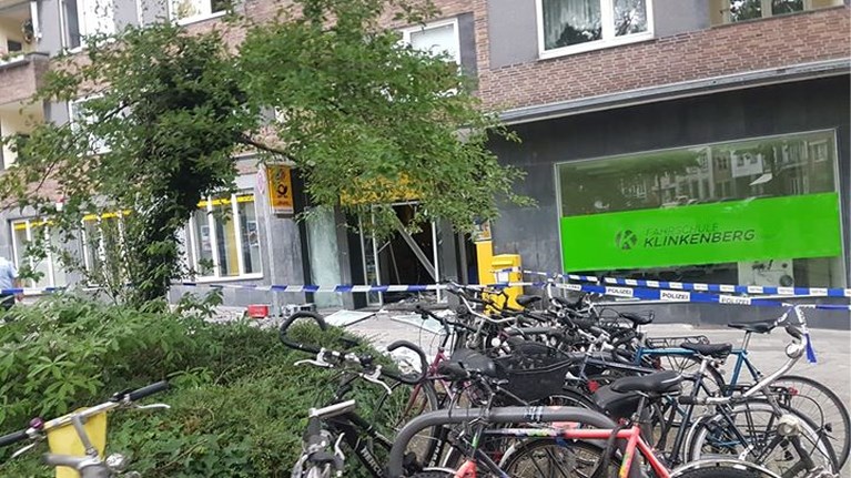 Enorme explosie en veel schade door plofkraak in Aken