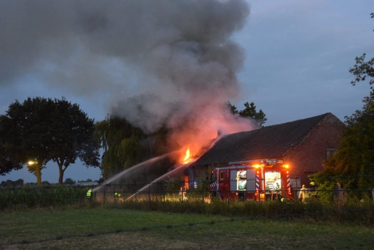 Gewonde bij brand in woonboerderij Panningen