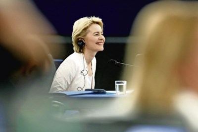 EC-voorzitter Von der Leyen: ‘Zo trots dat ik hier als eerste vrouw sta’