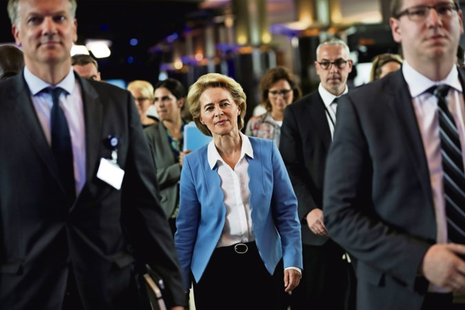 Het is buigen of barsten voor Ursula von der Leyen