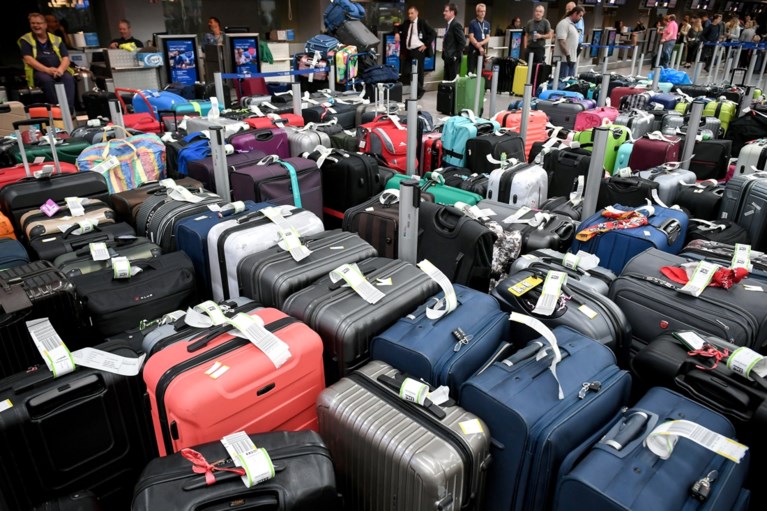 Vliegveld Düsseldorf ontruimd: duizend passagiers naar buiten gestuurd