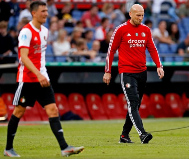 Feyenoord krijgt pak slaag bij debuut Jaap Stam in de Kuip