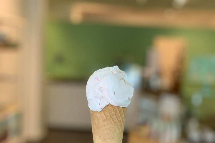 Chocoladezaak Visser Vaals weer open na brandschade - De Limburger