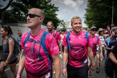 Jamai loopt Vierdaagse na ingrijpende operatie: ‘Niet aan die nier denken: leven!’