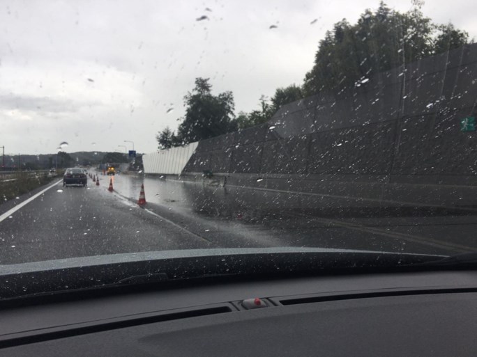 Overlast door noodweer in Limburg, windhozen op terrein ZLF