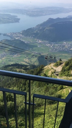 Heli haalt Nederlandse toeristen van Zwitserse berg: ‘We konden niet meer naar beneden’