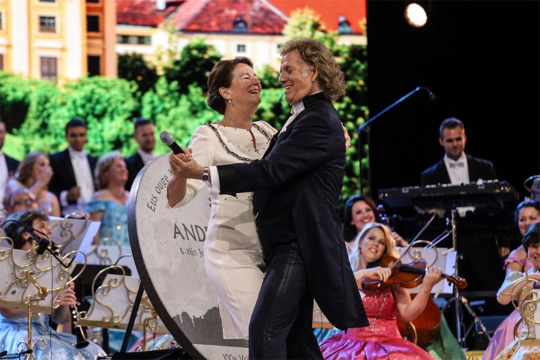 Maastricht eert André Rieu bij honderdste concert op Vrijthof