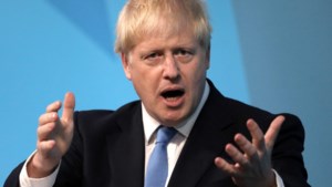 Boris Johnson belooft spoedige Brexit en is verrassend lief voor Theresa May