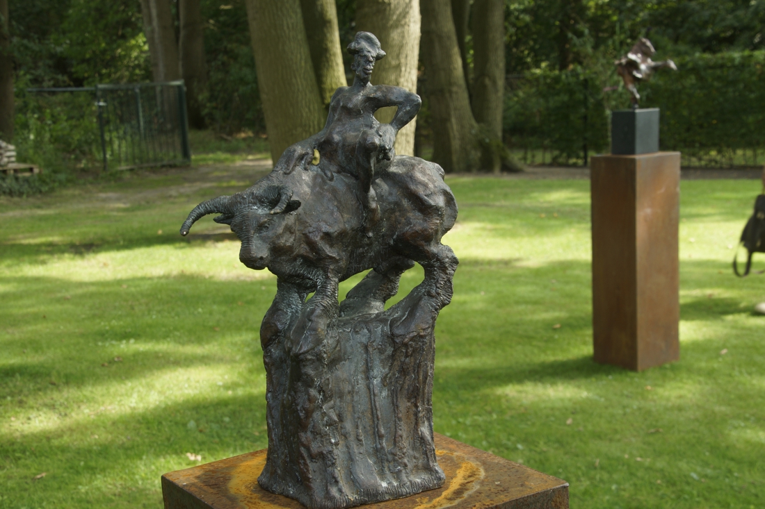 Kunstroute 'Mooi Rooj' biedt 'kunststof' tot nadenken - De Limburger