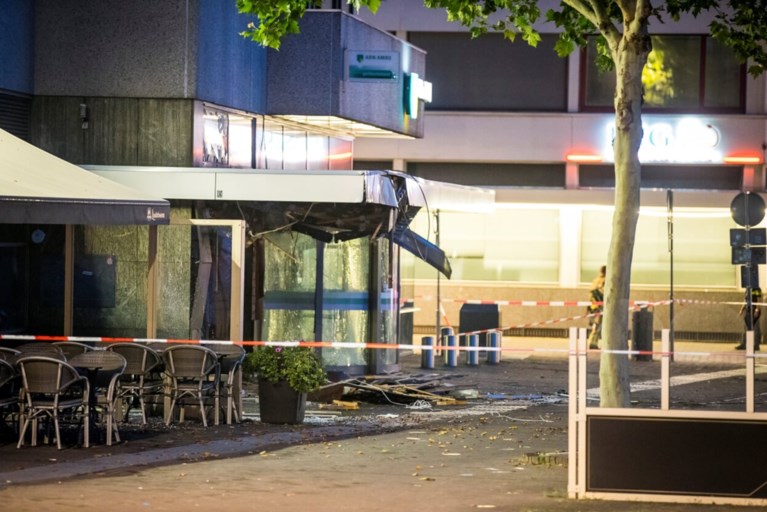 Video: 80 woningen en hotel ontruimd na plofkraak in centrum Venlo