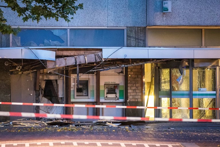 Video: 80 woningen en hotel ontruimd na plofkraak in centrum Venlo