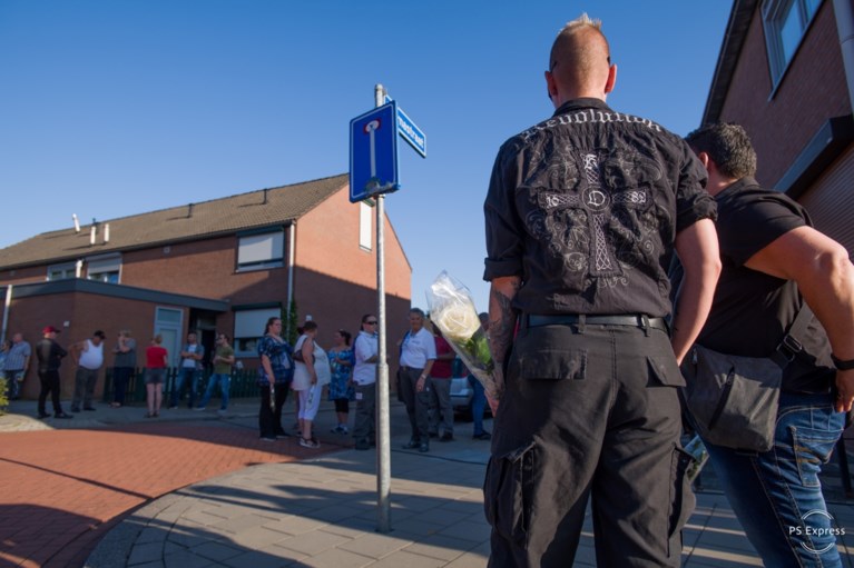 Video: Stille tocht: doodgestoken Reagan uit Kerkrade wordt niet vergeten