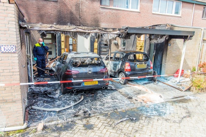 Gezin ontsnapt aan vlammenzee en springt van balkon: ‘We werden wakker van geroep van een buurman’