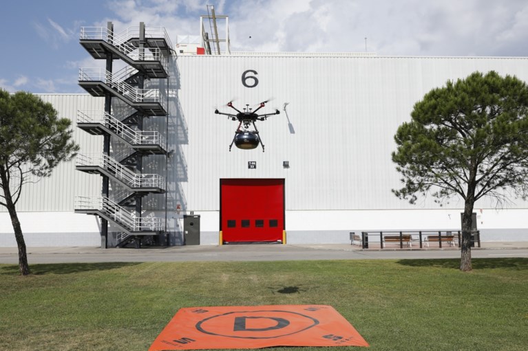 Video: Seat vervoert airbags en stuur per drone
