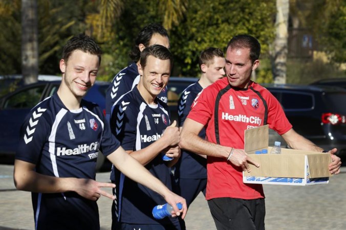 Boezemvrienden Ultee en Hardeveld tegenover elkaar: ‘We praten deze week bewust niet over voetbal’