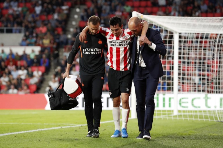 PSV behaalt eerste zege, Lozano valt uit
