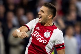 Ajax knokt zich voorbij PAOK en treft APOEL in play-offs Champions League
