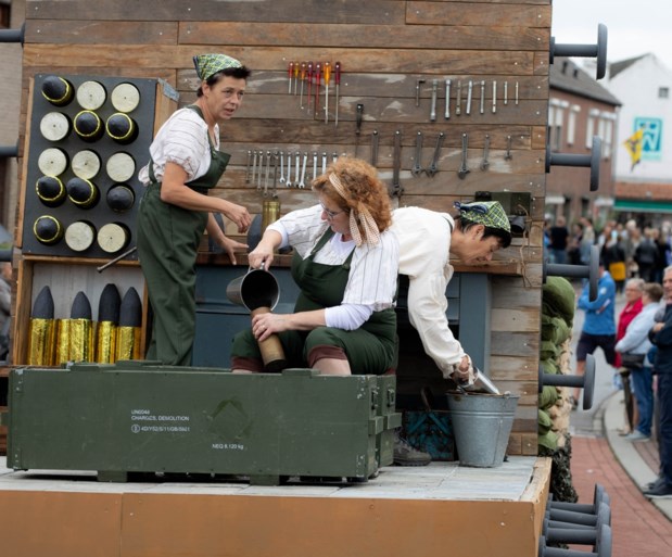 Cultuurparade trekt door Berg aan de Maas