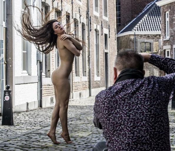 ‘Artistiek naakt’ van Geleense kunstenaar in binnenstad Maastricht