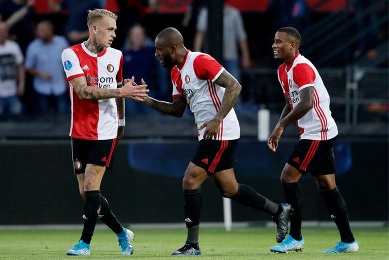 Swingend Feyenoord legt Beer Sheva over de knie
