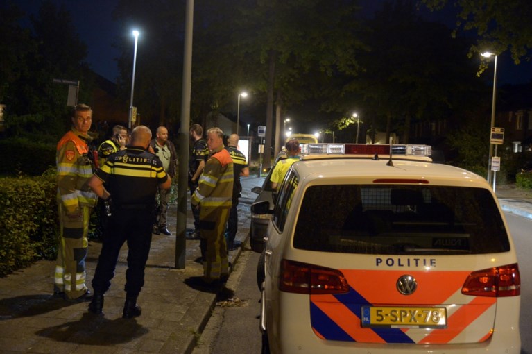Explosie bij politie-inval in huis Hoensbroek, agent en bewoner gewond