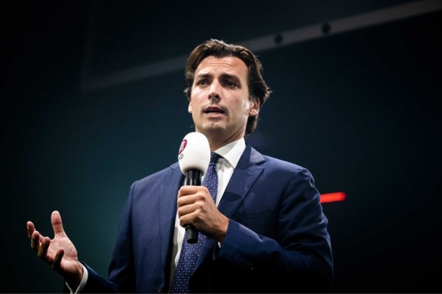 Arib wijst Baudet terecht: 'Hij had vliegreisjes wél moeten ... - De Limburger