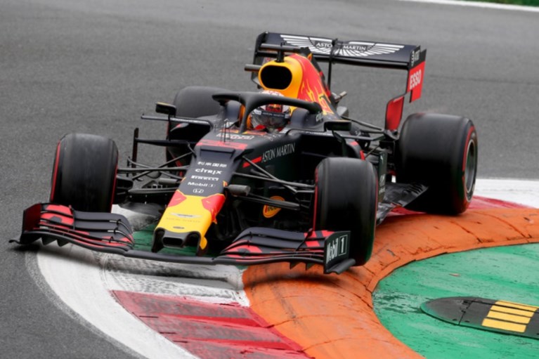 Verstappen vijfde in training, verschillen klein bovenaan