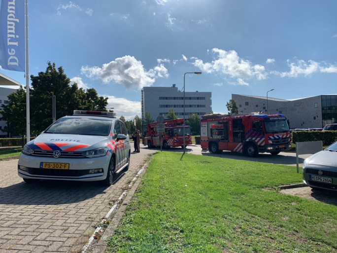 Video: Brandweer moet vastzittende werklui bevrijden op grote hoogte