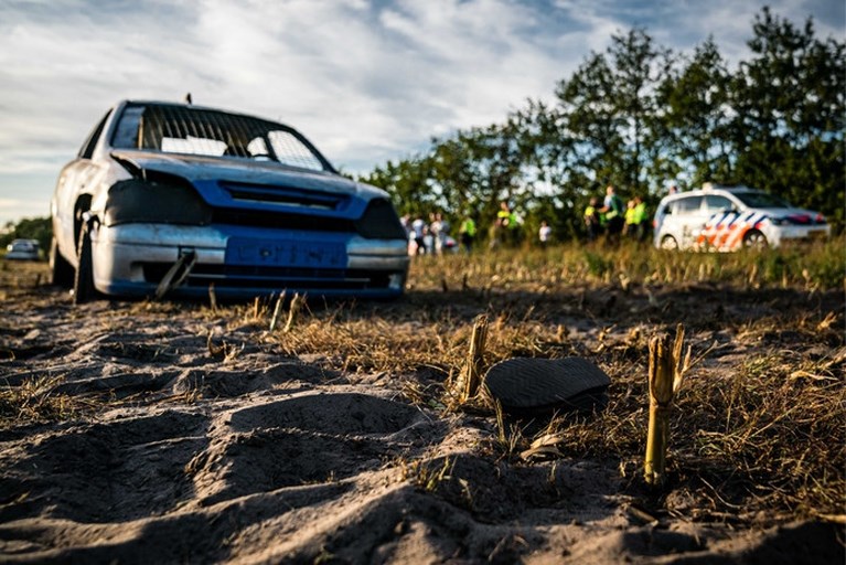 Man (21) uit Reuver rijdt op publiek in bij Autocross Leende