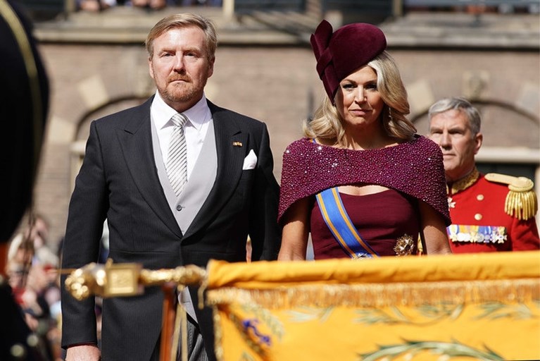 Regering schuldbewust in troonrede: menselijke maat verdwijnt bij overheid
