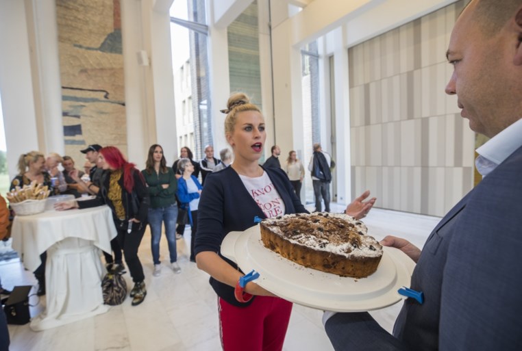 Video: Protestbarbecue voor gouvernement in Maastricht
