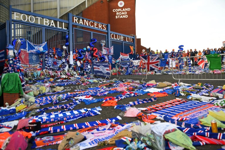 Indrukwekkend eerbetoon aan Ricksen door Rangers FC en Feyenoord