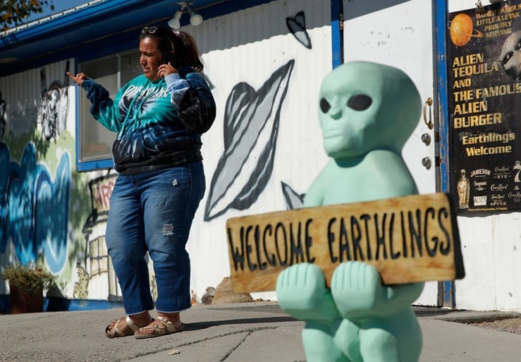 1500 ‘UFO-gelovers’ verzamelen zich voor ‘bestorming’ van geheime Area 51