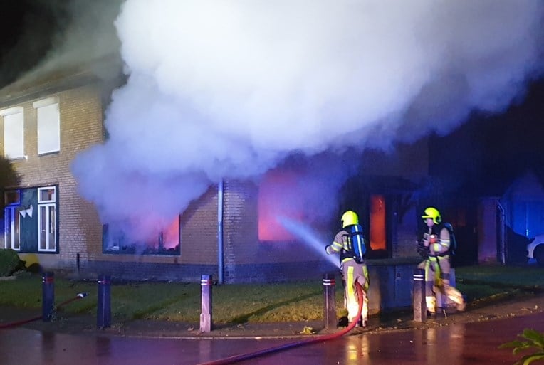 Huis onbewoonbaar na brand in Ulestraten, bewoner lichtgewond