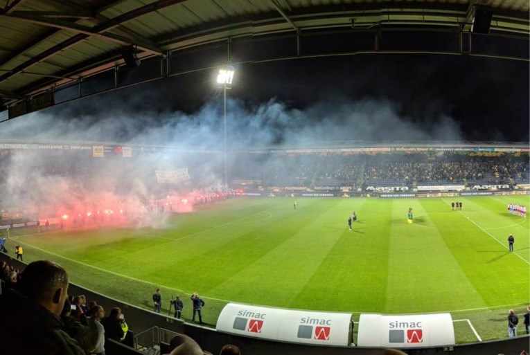 Ook Fortuna en supporters brengen eerbetoon aan Fernando Ricksen