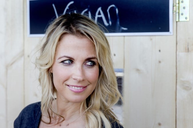 Voormalig presentatrice Vivian Reijs getroffen door hartstilstand