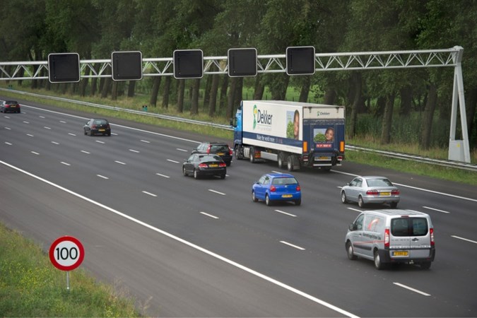 Kabinet neemt stikstofadvies over: maximumsnelheid omlaag en minder vee