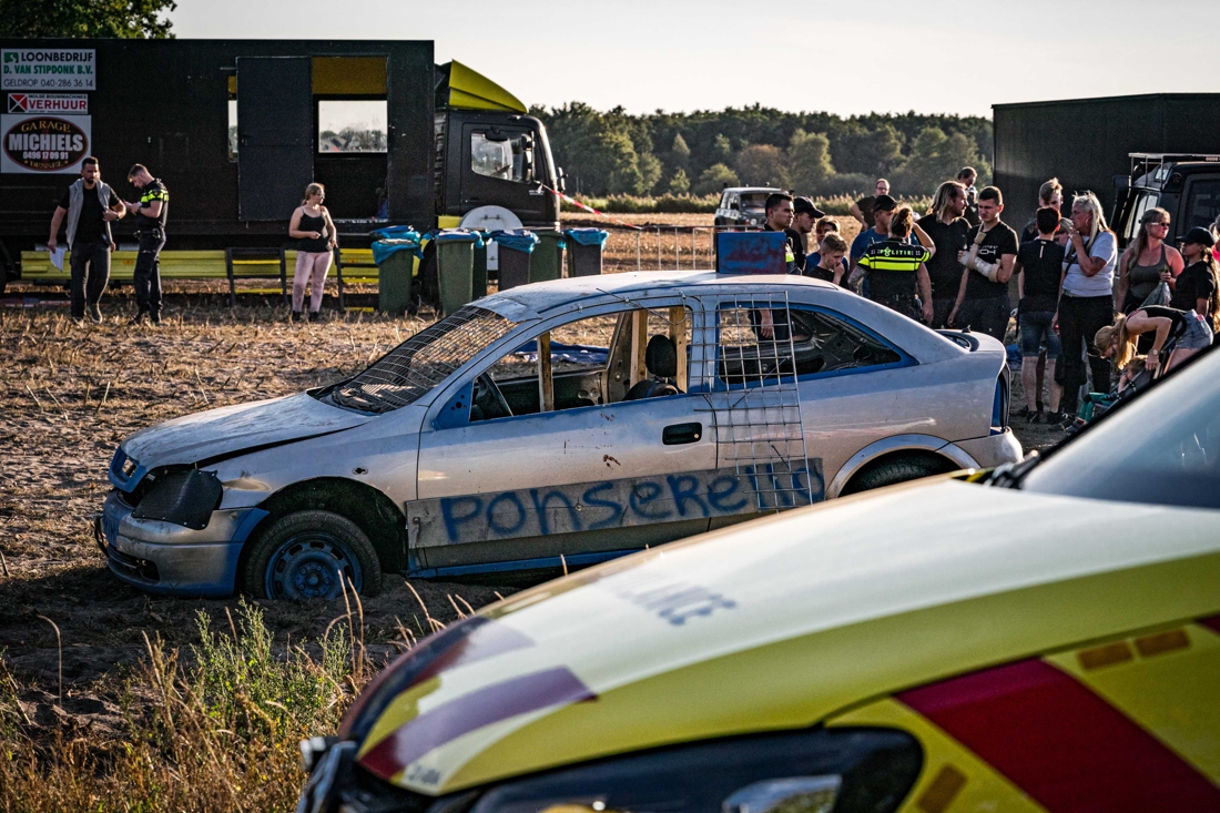 Reuvernaar Die Inreed Op Publiek Autocross Leende Drie Maand... - De ...